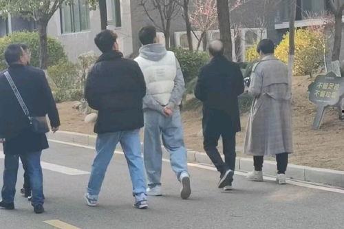 新疆网红吃瓜事件,揭秘网络热点的背后真相