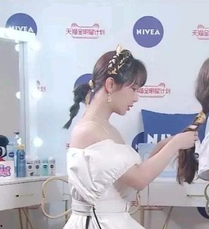 杨紫甩锅造型师爆料视频,揭秘幕后真相  第3张 杨紫甩锅造型师爆料视频,揭秘幕后真相  第3张