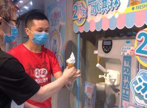 冰淇淋被爆料视频,揭秘网红冰淇淋背后的真相  第2张 冰淇淋被爆料视频,揭秘网红冰淇淋背后的真相  第2张