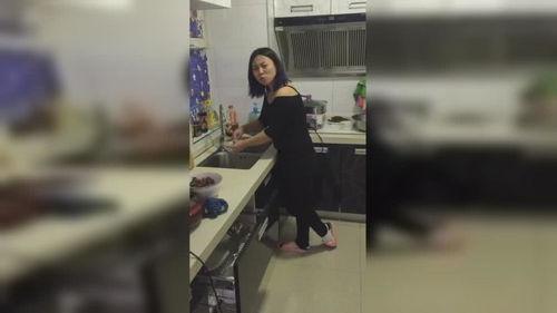 搞笑老公现场爆料视频,夫妻生活瞬间变喜剧现场  第2张 搞笑老公现场爆料视频,夫妻生活瞬间变喜剧现场  第2张