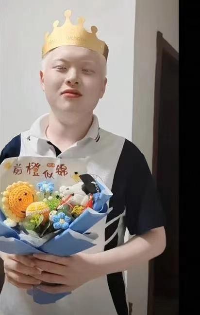 娱乐吃瓜酱开朗大男孩,揭秘开朗大男孩的欢乐生活  第3张 娱乐吃瓜酱开朗大男孩,揭秘开朗大男孩的欢乐生活  第3张