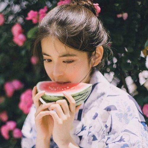 吃瓜鲻鱼头网红,吃瓜群众的美食新宠  第3张 吃瓜鲻鱼头网红,吃瓜群众的美食新宠  第3张